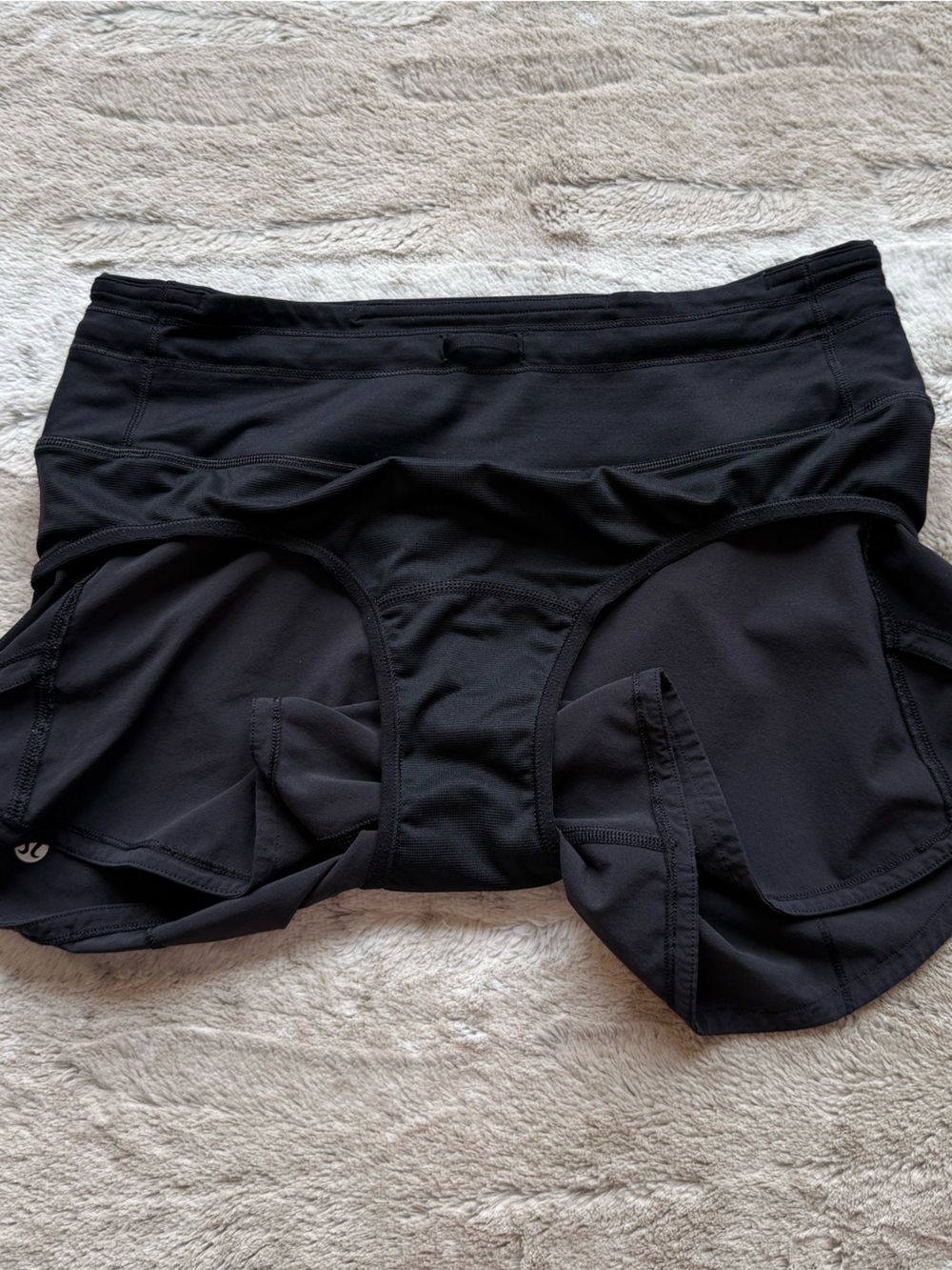 Lululemon Speed Up Mid-Rise Short
4" in Black Size 4 - Picture 9 of 16